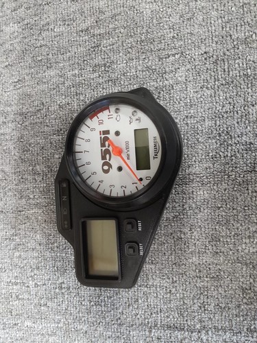 Armaturen triumph triple - armaturen,